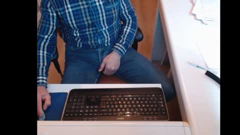 Snapshot of dutchpornking2 chatting on 01-20-25, 12:18 dutchpornking2 online show from 01-20-25, 12:18