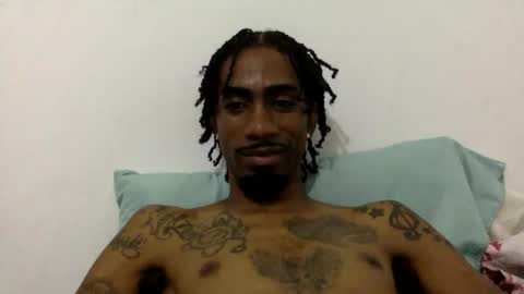 Snapshot of duvanf18 chatting on 05-17-26, 06:00 Elburrito online show from 05-17-26, 06:00