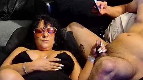 Snapshot of dvspapi chatting on 10-26-25, 11:27 Delilah  Papi online show from 10-26-25, 11:27