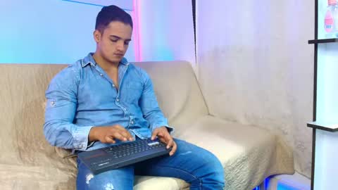 Snapshot of dwayne_esteven10 chatting on 06-07-26, 08:45 dwayne_esteven10 online show from 06-07-26, 08:45