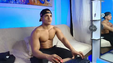 dwayne_esteven10 online show from 07-18-26, 10:13