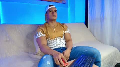 dwayne_esteven10 online show from 07-27-26, 01:34