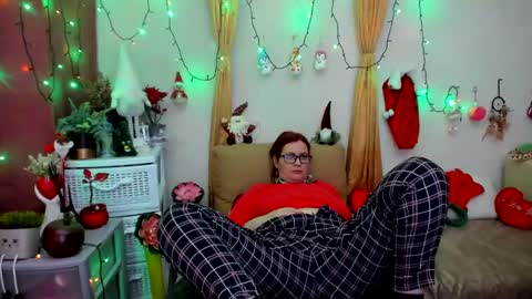 Snapshot of dyannelovee chatting on 01-05-25, 09:14 Dyanne online show from 01-05-25, 09:14