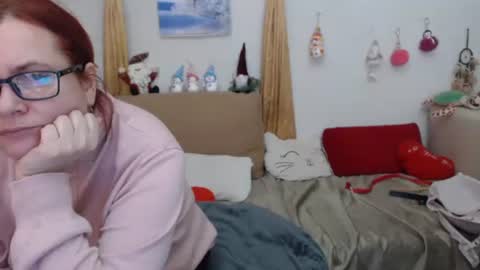 Snapshot of dyannelovee chatting on 01-11-25, 09:15 Dyanne online show from 01-11-25, 09:15