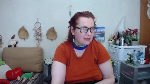 Snapshot of dyannelovee chatting on 02-14-25, 10:25 Dyanne online show from 02-14-25, 10:25