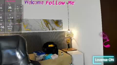 dyla_n18_ online show from 06-21-26, 08:22