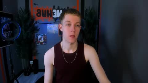 Snapshot of dylan_norton chatting on 03-09-26, 10:30 Dylan online show from 03-09-26, 10:30