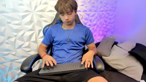 Dylan online show from 10-10-25, 02:05