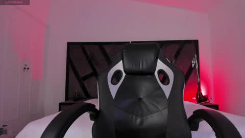 dylanroyce_ online show from 04-06-26, 12:39