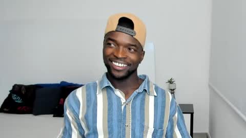 Snapshot of dylantaylor_1 chatting on 02-15-25, 04:14 Dylan Taylor online show from 02-15-25, 04:14