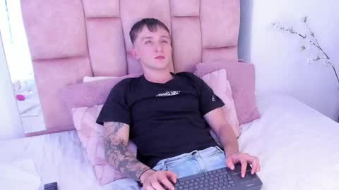 ---DYLAN--- online show from 02-25-25, 08:47