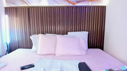 Call me Sofia online show from 12-17-25, 08:15