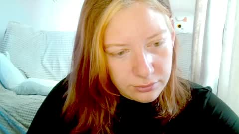 Snapshot of earn_my_lily chatting on 04-26-26, 07:39 Lily online show from 04-26-26, 07:39