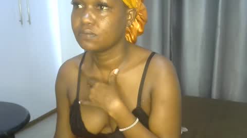 Snapshot of east_queen chatting on 01-20-25, 08:52 east_queen online show from 01-20-25, 08:52