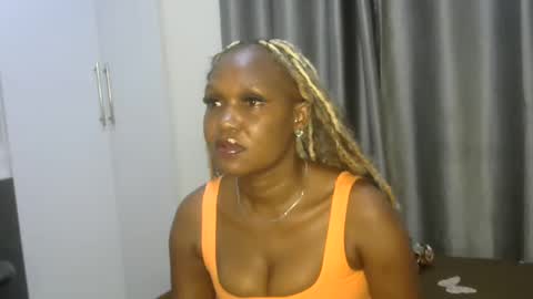 Snapshot of east_queen chatting on 01-28-25, 07:10 east_queen online show from 01-28-25, 07:10
