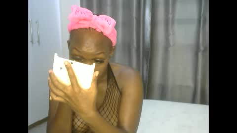 Snapshot of east_queen chatting on 02-14-25, 07:59 east_queen online show from 02-14-25, 07:59