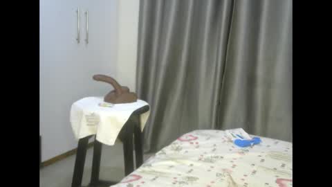 Snapshot of east_queen chatting on 02-23-25, 04:02 east_queen online show from 02-23-25, 04:02