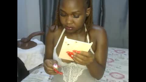 Snapshot of east_queen chatting on 02-28-25, 05:15 east_queen online show from 02-28-25, 05:15