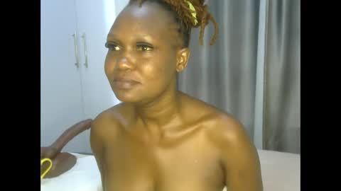 Snapshot of east_queen chatting on 03-09-25, 08:29 east_queen online show from 03-09-25, 08:29