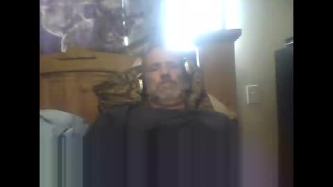 Snapshot of easye4015 chatting on 12-25-24, 03:38 Easye online show from 12-25-24, 03:38