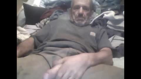 Snapshot of easye4015 chatting on 09-13-25, 01:00 Easye online show from 09-13-25, 01:00