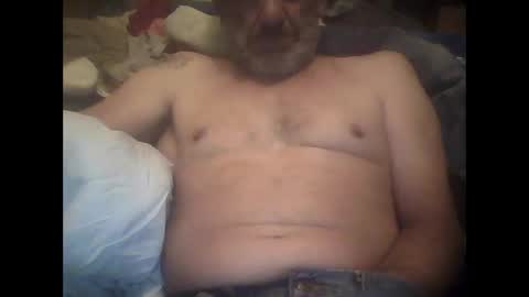 Snapshot of easye4015 chatting on 11-26-25, 12:17 Easye online show from 11-26-25, 12:17