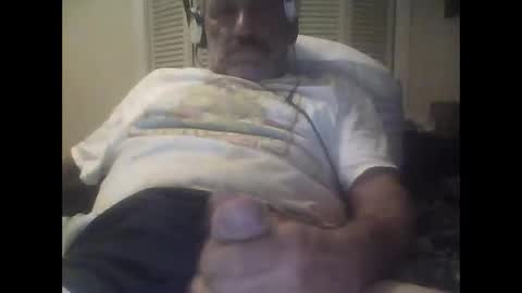 Snapshot of easye4015 chatting on 02-22-26, 04:46 Easye online show from 02-22-26, 04:46