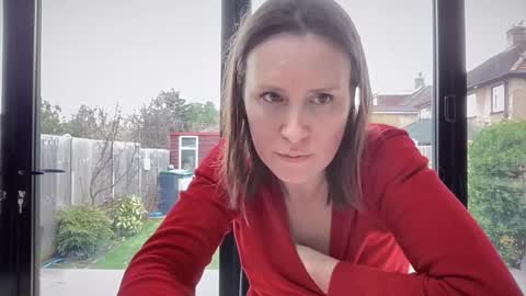 Nadia Ferreira  online show from 02-12-25, 10:03