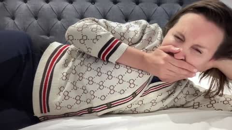 Nadia Ferreira  online show from 10-19-25, 07:58