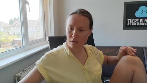 Nadia Ferreira  online show from 05-27-26, 11:07