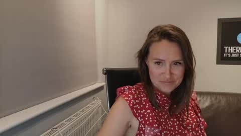 Nadia Ferreira  online show from 06-02-26, 08:55