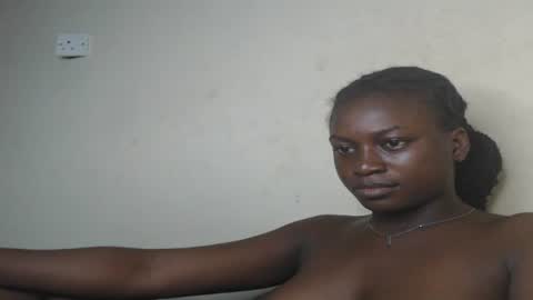 Snapshot of eatuupx chatting on 01-24-25, 10:43 eatuupx online show from 01-24-25, 10:43