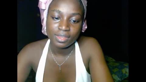 Snapshot of eatuupx chatting on 02-25-25, 10:18 eatuupx online show from 02-25-25, 10:18