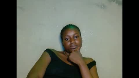 Snapshot of eatuupx chatting on 12-18-25, 06:03 eatuupx online show from 12-18-25, 06:03