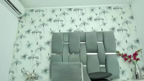 ebanolily online show from 02-18-26, 02:35