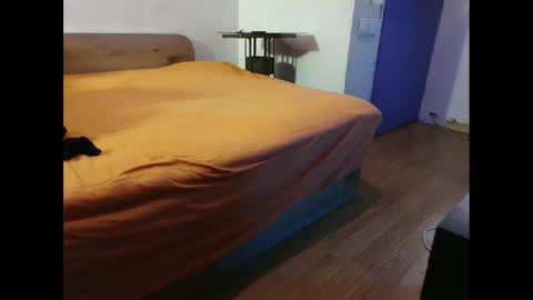 Snapshot of eblata chatting on 02-14-25, 01:45 shy yoong cross online show from 02-14-25, 01:45