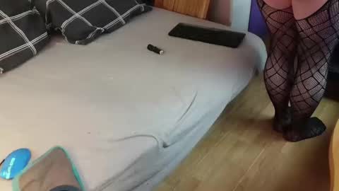 Snapshot of eblata chatting on 12-02-25, 09:25 shy yoong cross online show from 12-02-25, 09:25