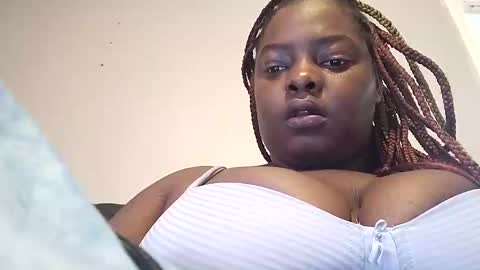 Snapshot of ebonireign chatting on 10-09-25, 02:37 ebonireign online show from 10-09-25, 02:37