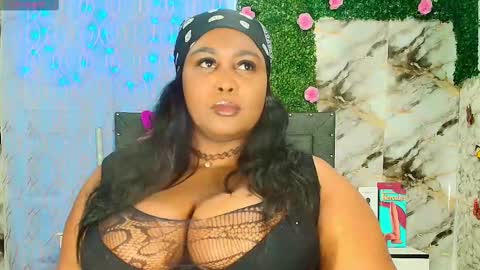 Snapshot of ebony544505 chatting on 10-09-25, 03:48 ANGIE online show from 10-09-25, 03:48