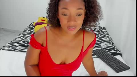 Snapshot of ebony_banks chatting on 06-05-26, 01:45 Liz online show from 06-05-26, 01:45