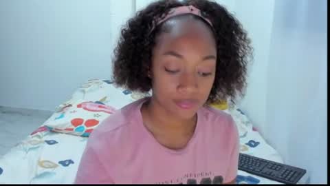 Snapshot of ebony_banks chatting on 06-11-26, 03:04 Liz online show from 06-11-26, 03:04