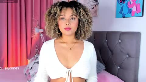 Snapshot of ebony_curly2 chatting on 04-30-26, 08:37 isa online show from 04-30-26, 08:37