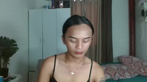 Snapshot of ebony_enchantress chatting on 02-05-25, 02:40 BEA DONT FORGET TO FOLLOW ME online show from 02-05-25, 02:40