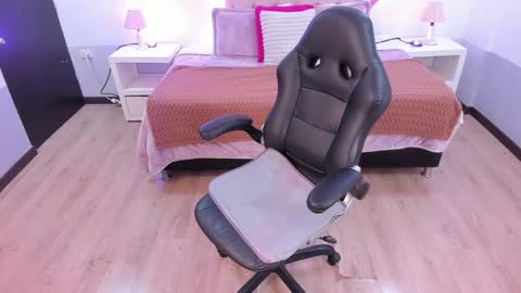 ebony_fantasy2 online show from 09-26-25, 11:47