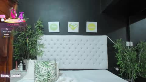 ebony_katterin online show from 10-11-25, 11:20