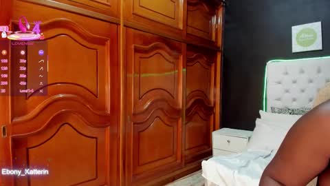 ebony_katterin online show from 12-19-25, 11:17