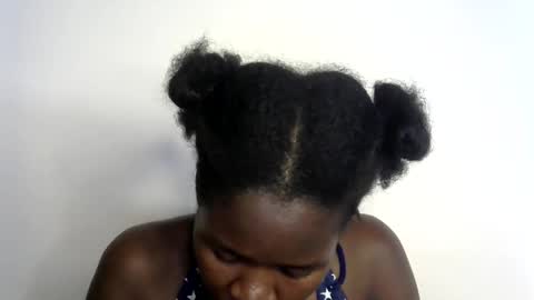 ebony_lynne online show from 05-17-26, 06:55