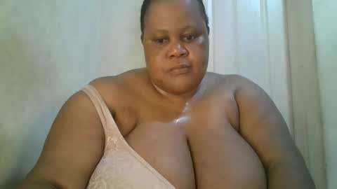 ebony_magixs online show from 09-25-25, 03:49