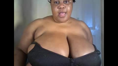 ebony_magixs online show from 10-13-25, 08:14