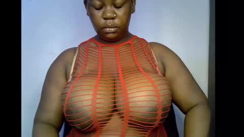 Snapshot of ebony_plumx12 chatting on 12-18-25, 08:09 Prisy online show from 12-18-25, 08:09